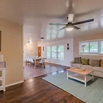 Texas Vacation Home, Game Room & Pool By Sixflags