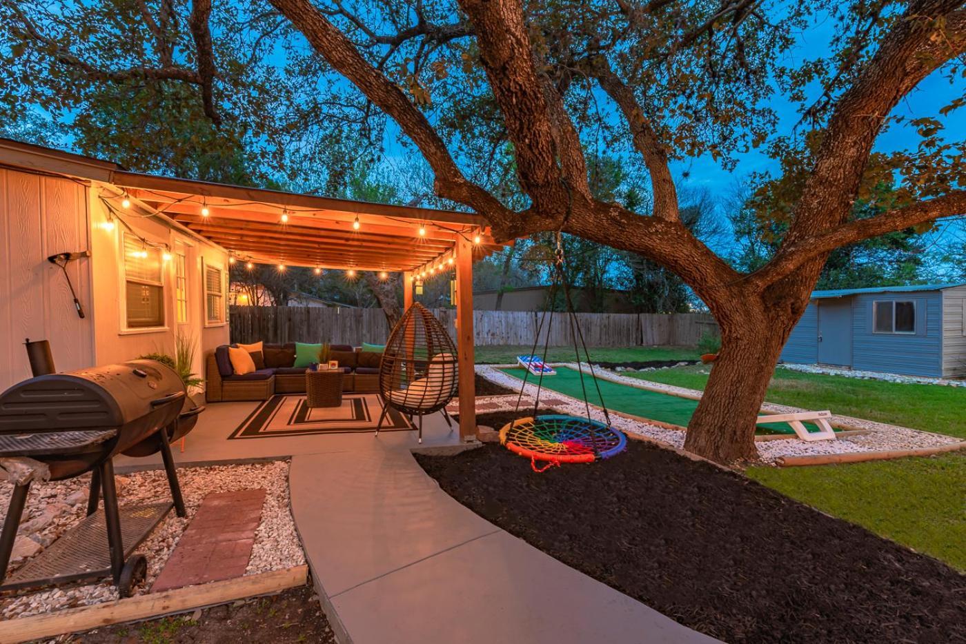 Texas Vacation Home, Game & Pool By Sixflags Hébergement de vacances *